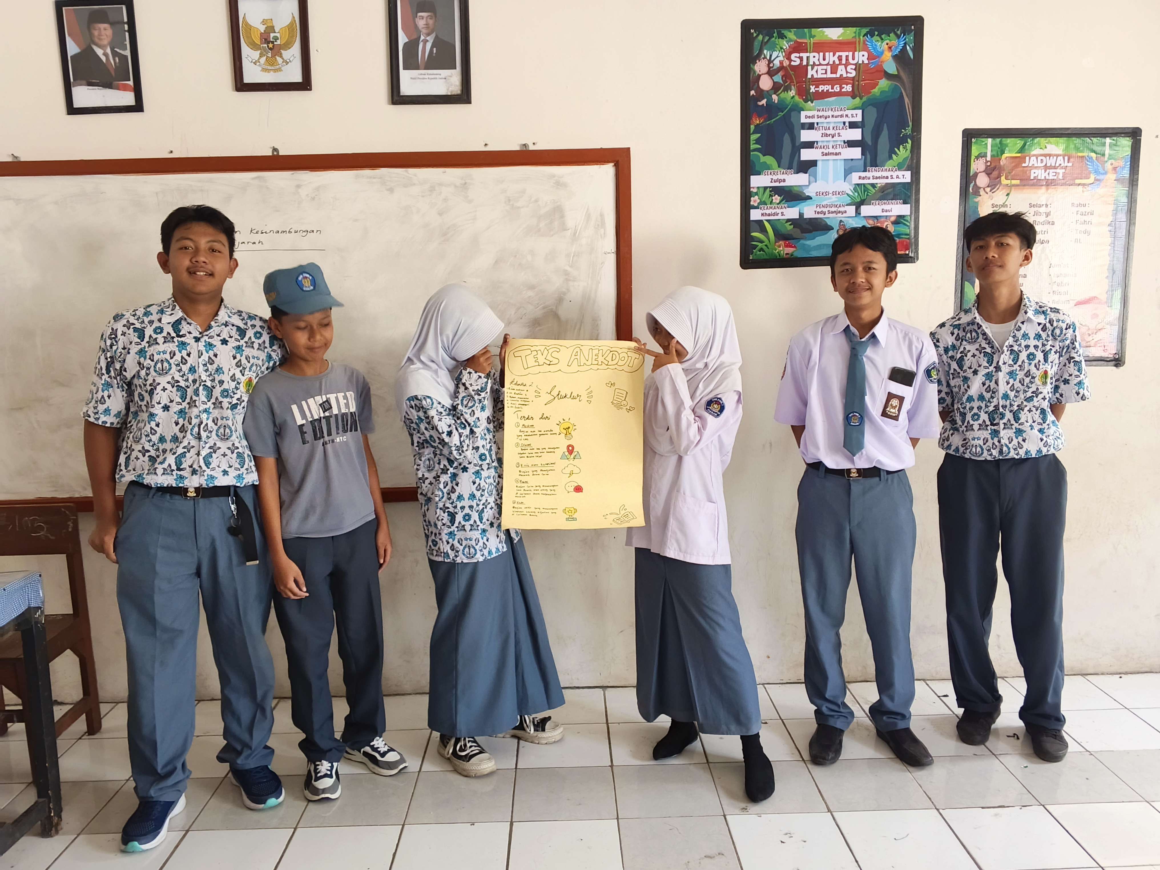 Poster Teks Anekdot